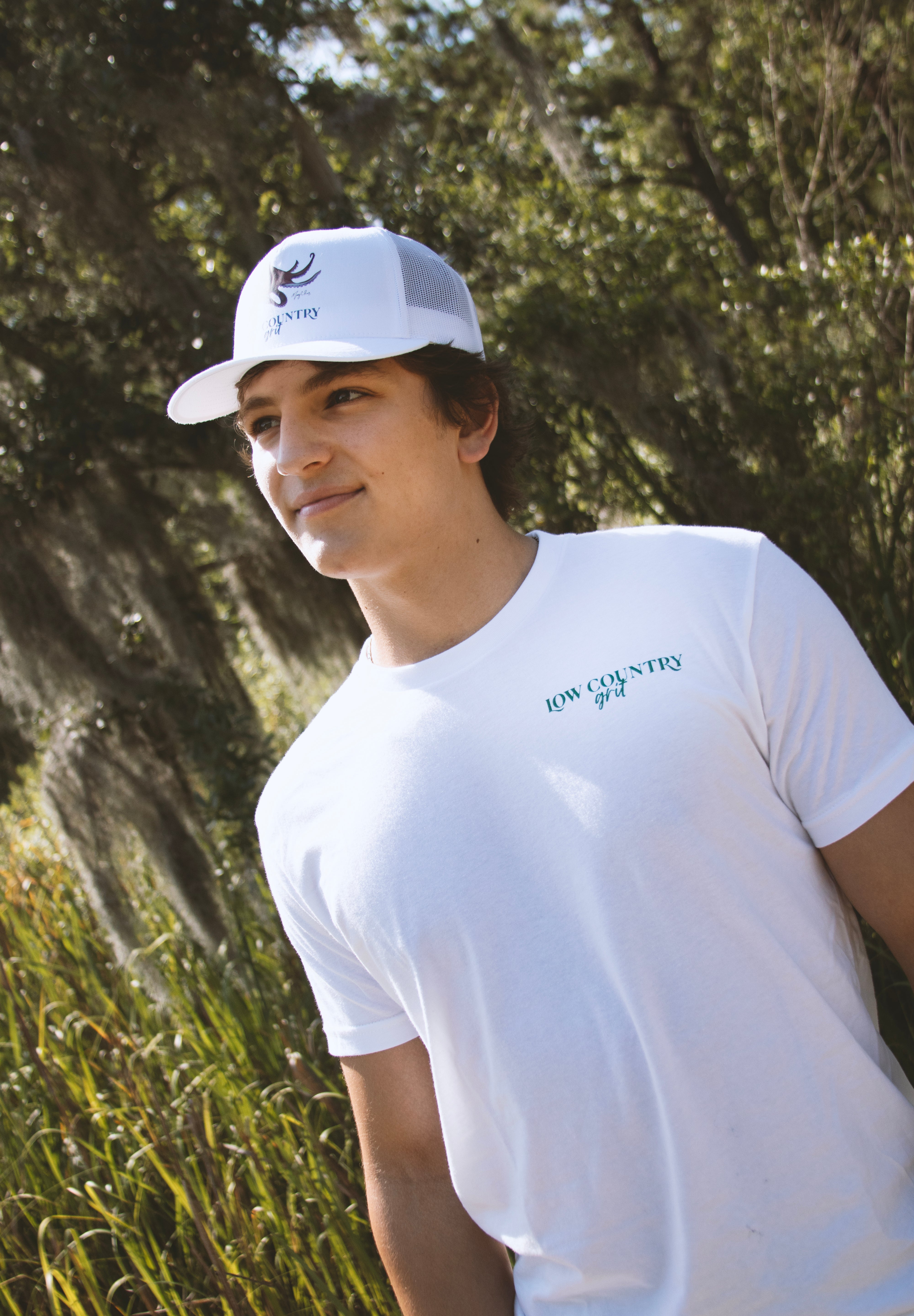 Moisture-Wicking Sun Shirt, Unisex Lightweight Outdoor Performance Shirt,
Dry Fit UV Protection Shirt for Boating, Fishing, & Beach Days