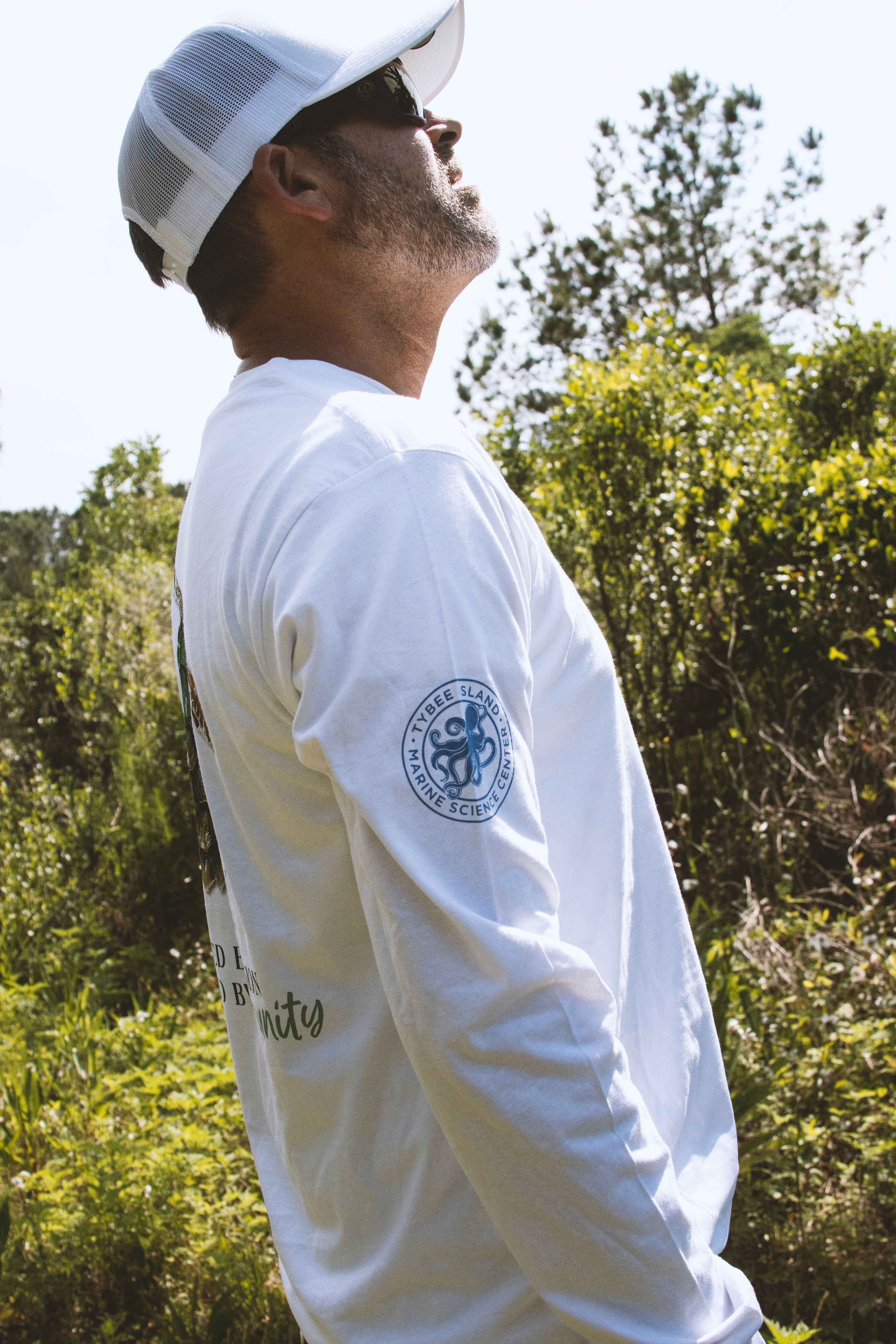 Moisture-Wicking Sun Shirt, Unisex Lightweight Outdoor Performance Shirt,
Dry Fit UV Protection Shirt for Boating, Fishing, & Beach Days