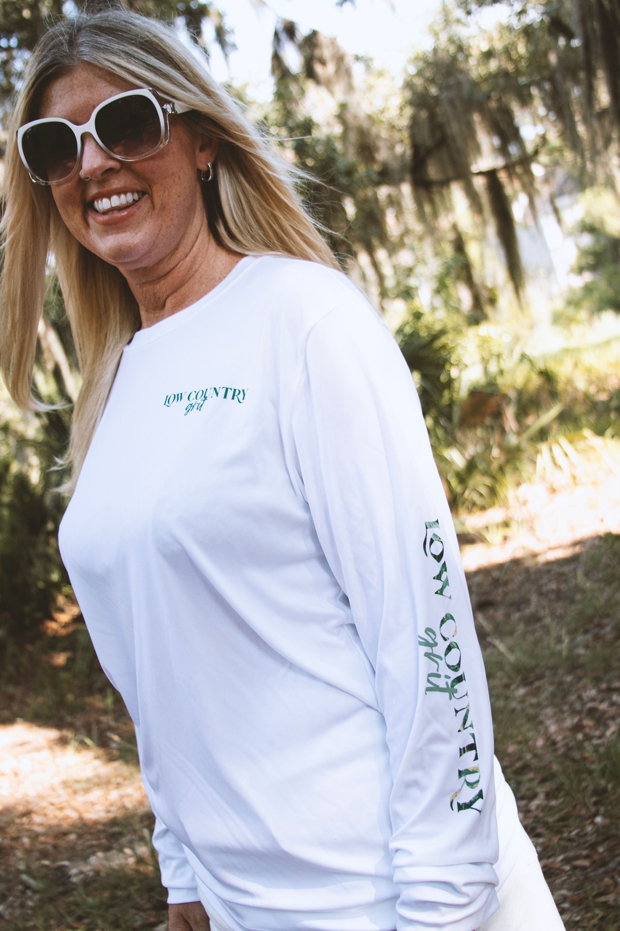 Moisture-Wicking Sun Shirt, Unisex Lightweight Outdoor Performance Shirt,
Dry Fit UV Protection Shirt for Boating, Fishing, & Beach Days